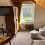 Sternschnuppe, Treseburg Harz, Unmittelbar Am Wasser Pensjonat *
